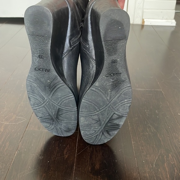 ALDO black leather wedged boot w/inside zip and upper cuff size 39 - Picture 7 of 9